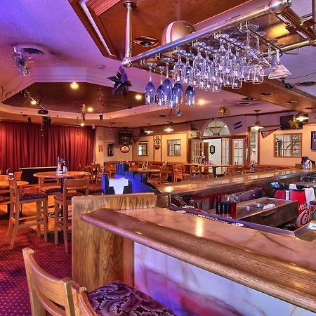Clarion Inn Conference Center موديستو، كاليفورنيا المظهر الخارجي الصورة