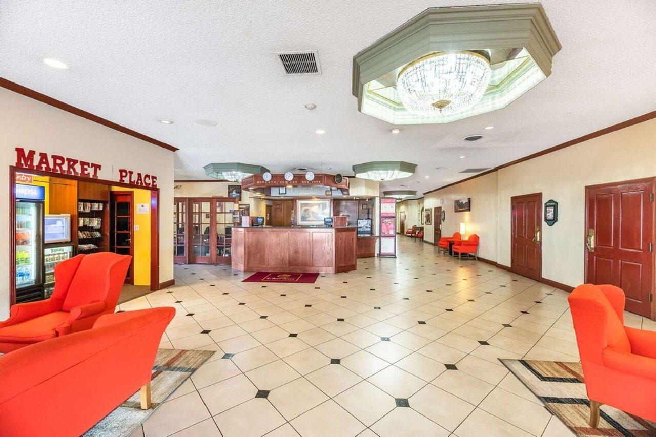 Clarion Inn Conference Center موديستو، كاليفورنيا المظهر الخارجي الصورة