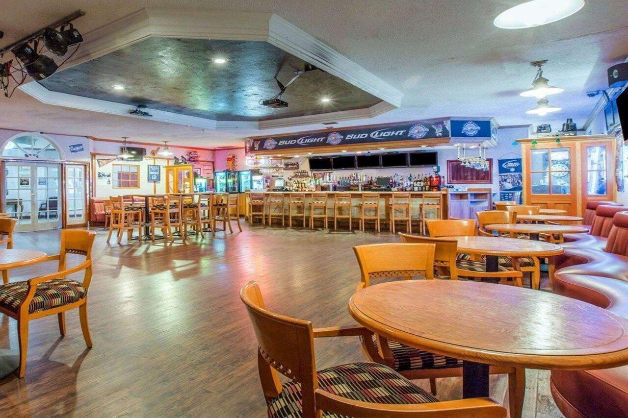Clarion Inn Conference Center موديستو، كاليفورنيا المظهر الخارجي الصورة