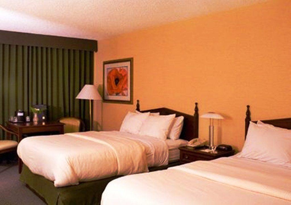 Clarion Inn Conference Center موديستو، كاليفورنيا المظهر الخارجي الصورة
