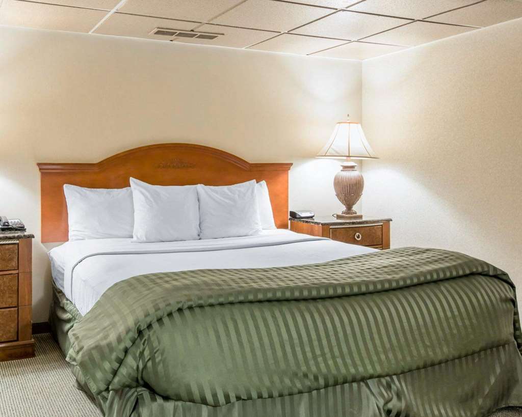 Clarion Inn Conference Center موديستو، كاليفورنيا المظهر الخارجي الصورة