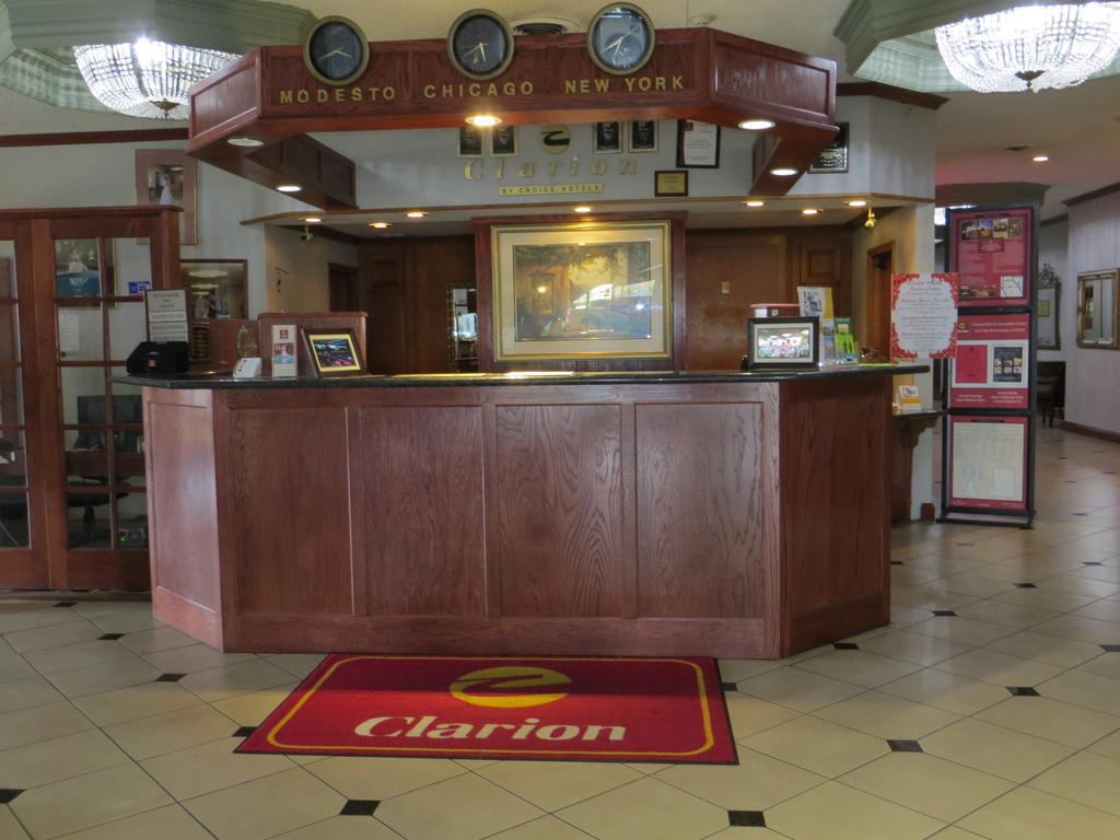 Clarion Inn Conference Center موديستو، كاليفورنيا المظهر الخارجي الصورة