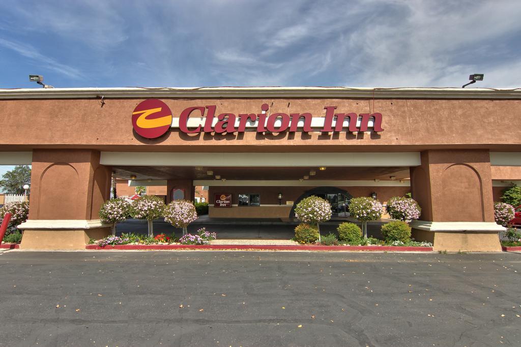 Clarion Inn Conference Center موديستو، كاليفورنيا المظهر الخارجي الصورة