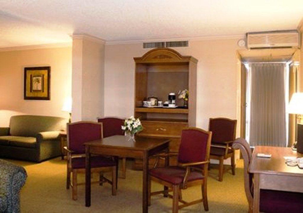 Clarion Inn Conference Center موديستو، كاليفورنيا المظهر الخارجي الصورة