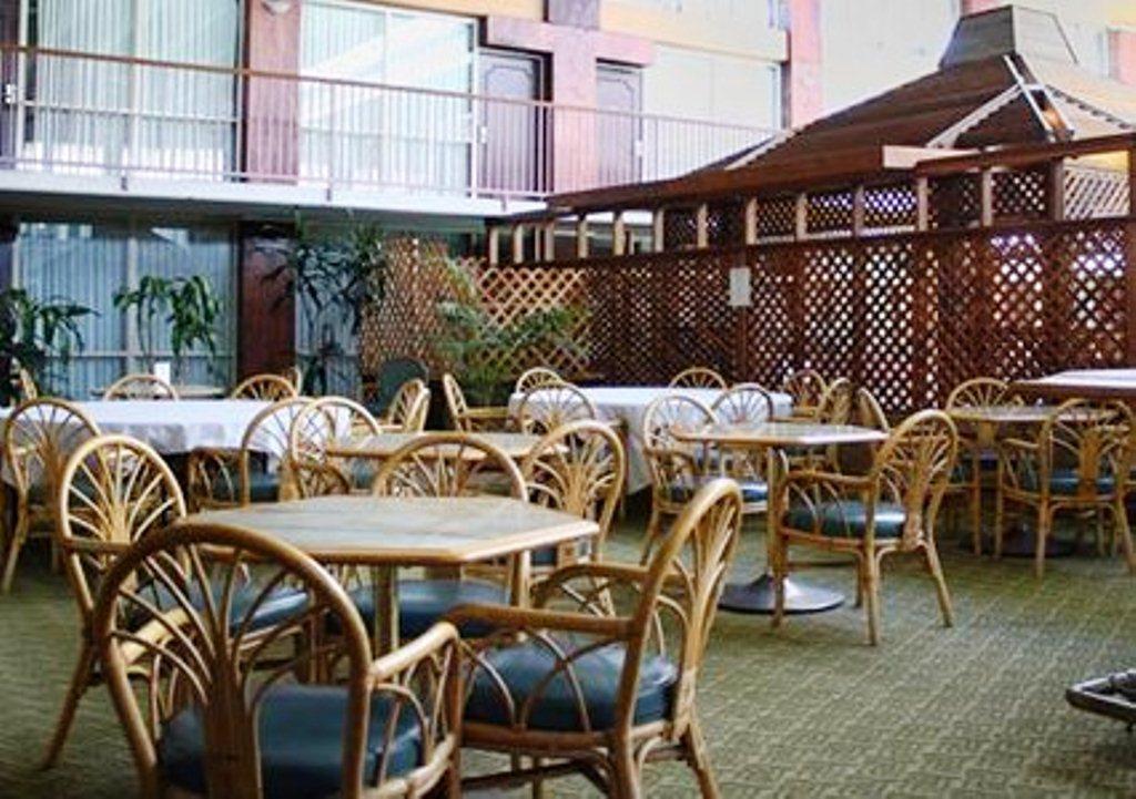 Clarion Inn Conference Center موديستو، كاليفورنيا المظهر الخارجي الصورة