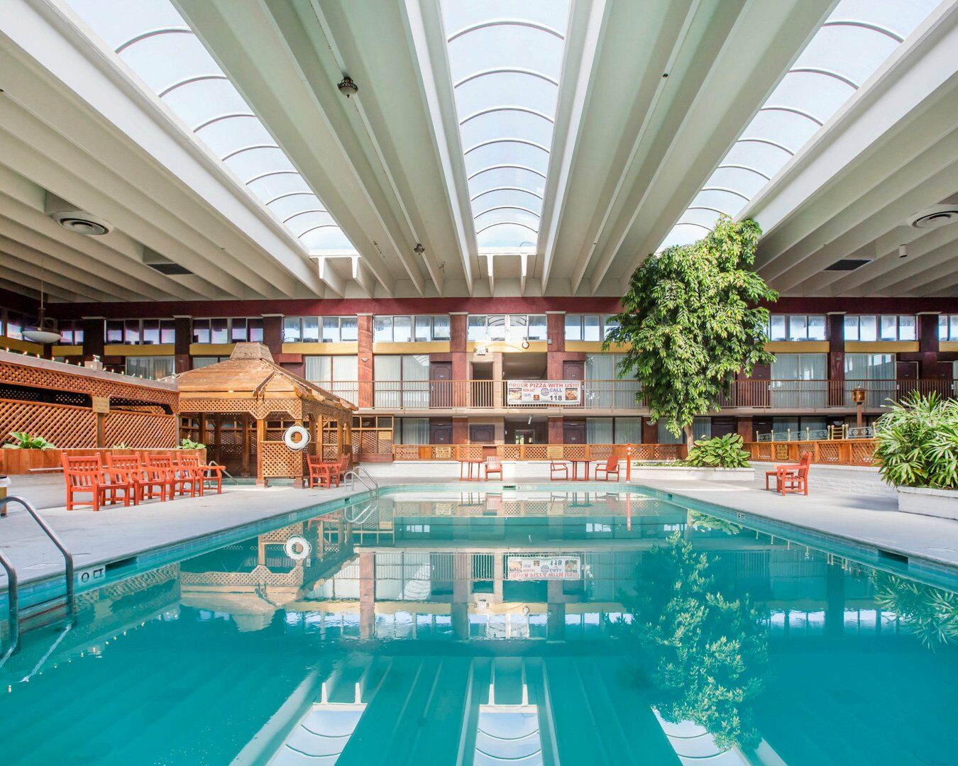 Clarion Inn Conference Center موديستو، كاليفورنيا المظهر الخارجي الصورة