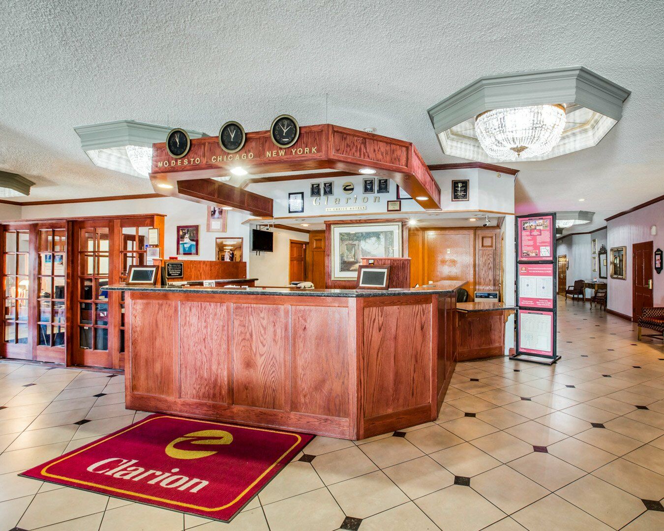 Clarion Inn Conference Center موديستو، كاليفورنيا المظهر الخارجي الصورة